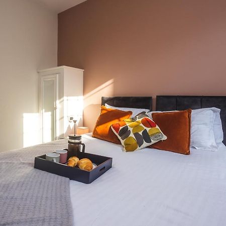 Modern Apartment Within City Walls, Parking Chester Exterior foto