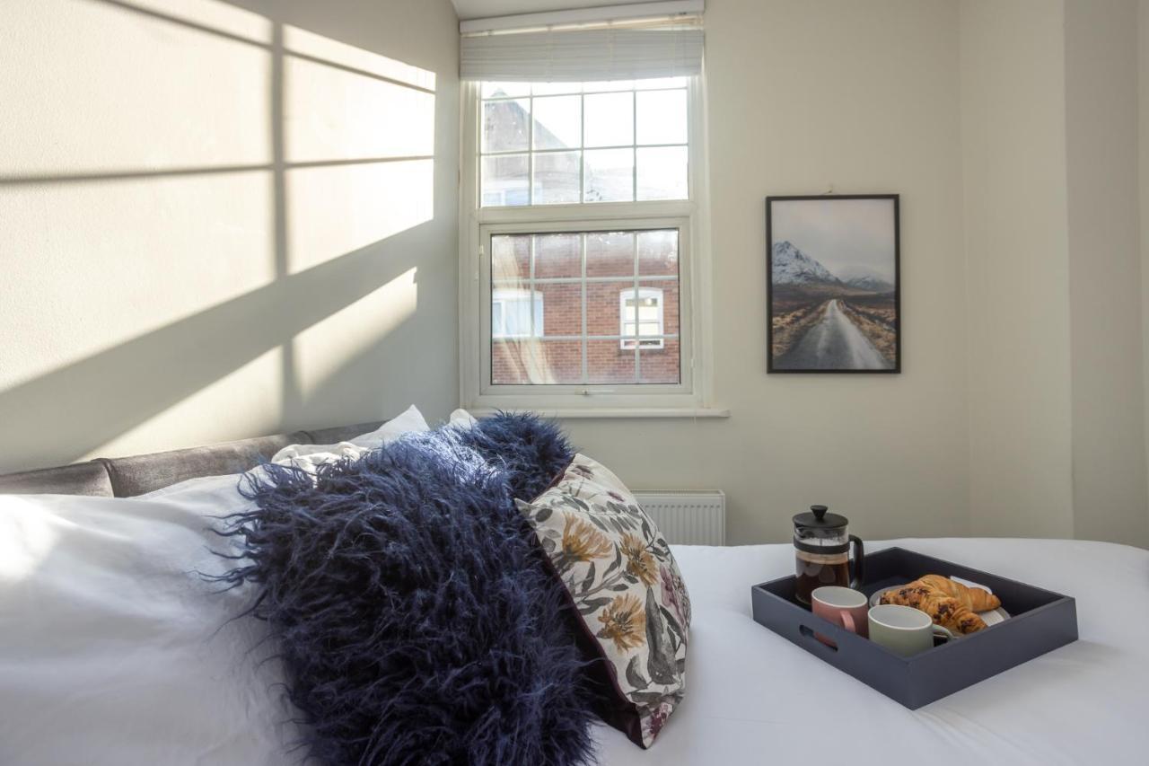 Modern Apartment Within City Walls, Parking Chester Exterior foto