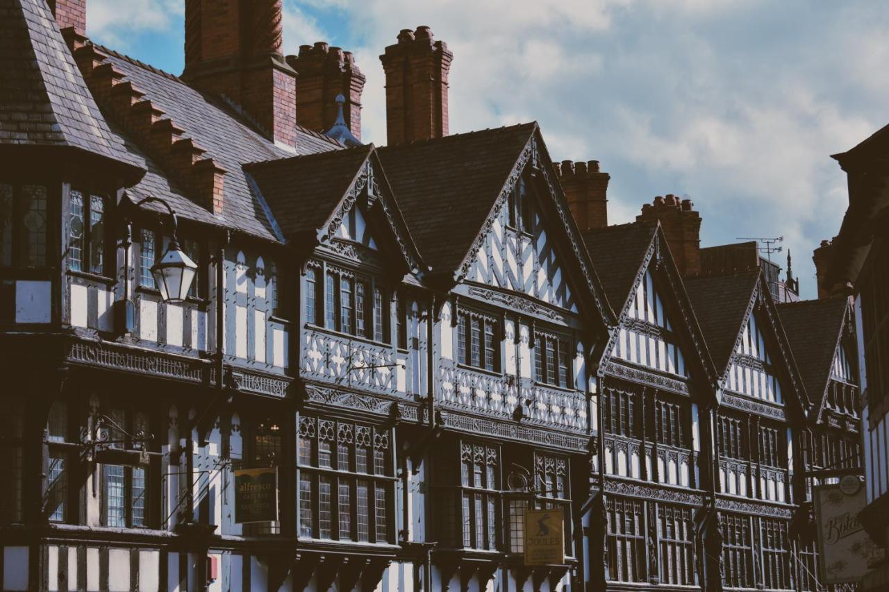 Modern Apartment Within City Walls, Parking Chester Exterior foto